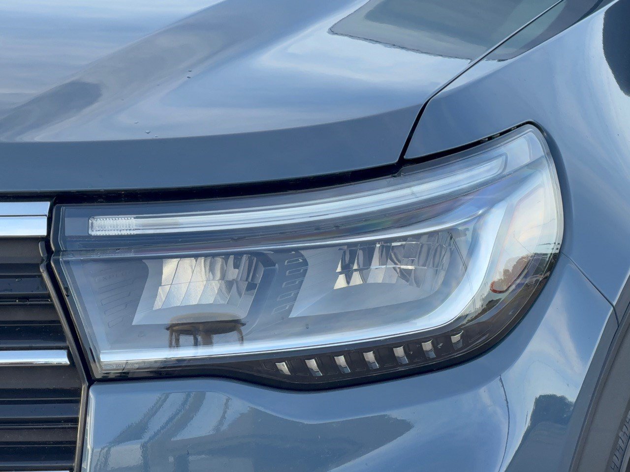Certified 2025 Ford Explorer Active RWD image 12
