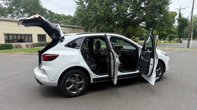 Certified 2023 Ford Escape ST-Line w/ Tech Pack #1 AWD/4WD image 21
