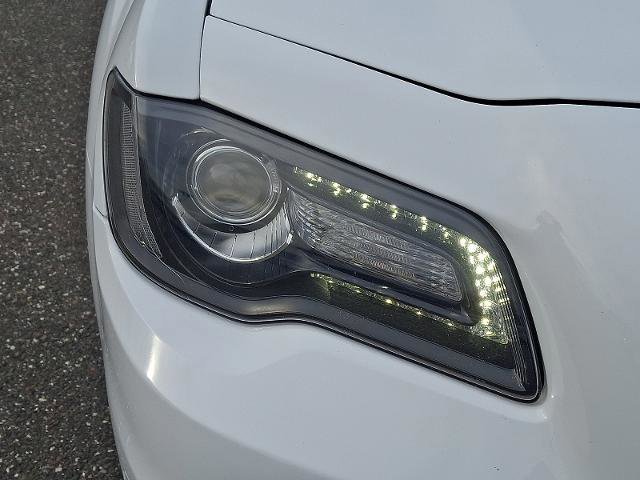 Used 2023 Chrysler 300 Touring L w/ Comfort Group image 9