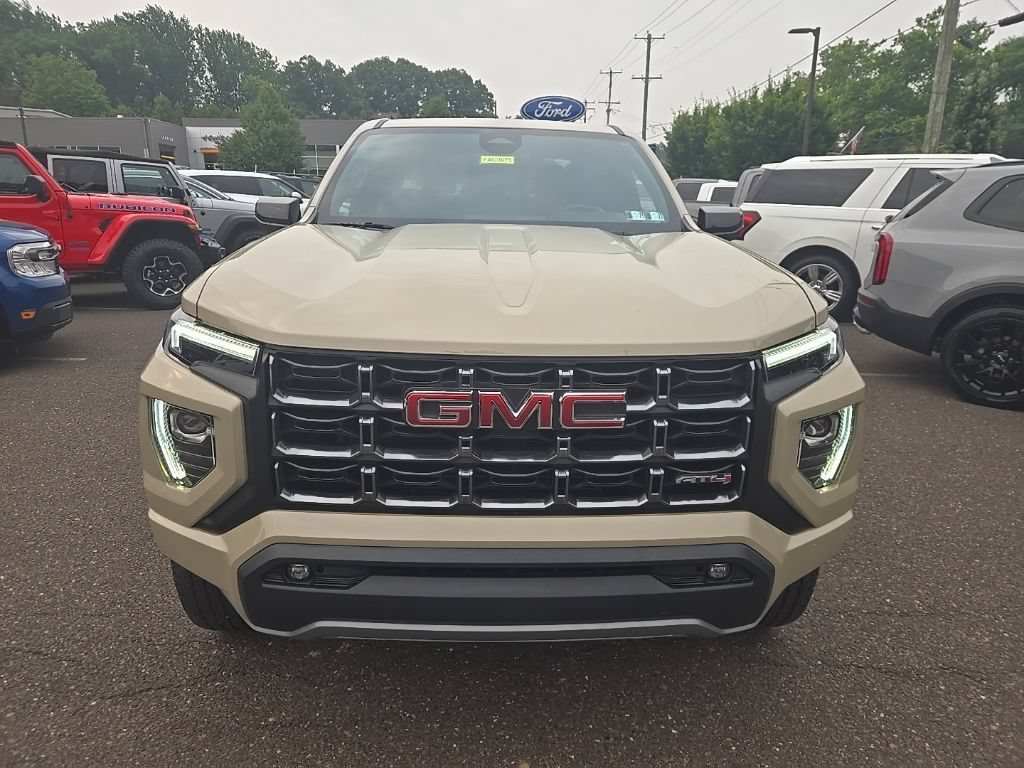 Used 2023 GMC Canyon AT4 AWD/4WD image 2
