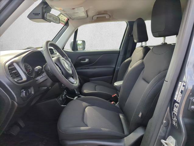 Used 2023 Jeep Renegade Latitude AWD/4WD image 16