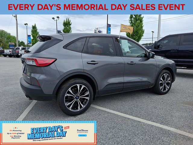 Certified 2022 Ford Escape SE w/ SE Sport Appearance Package AWD/4WD image 11