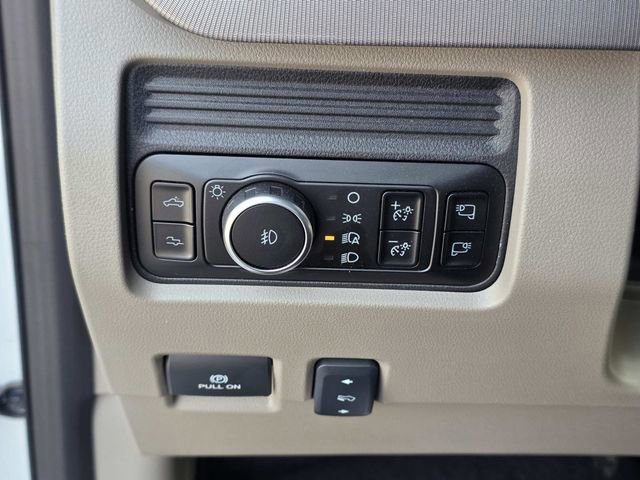 Certified 2025 Ford F250 Platinum w/ Platinum Plus Package image 24
