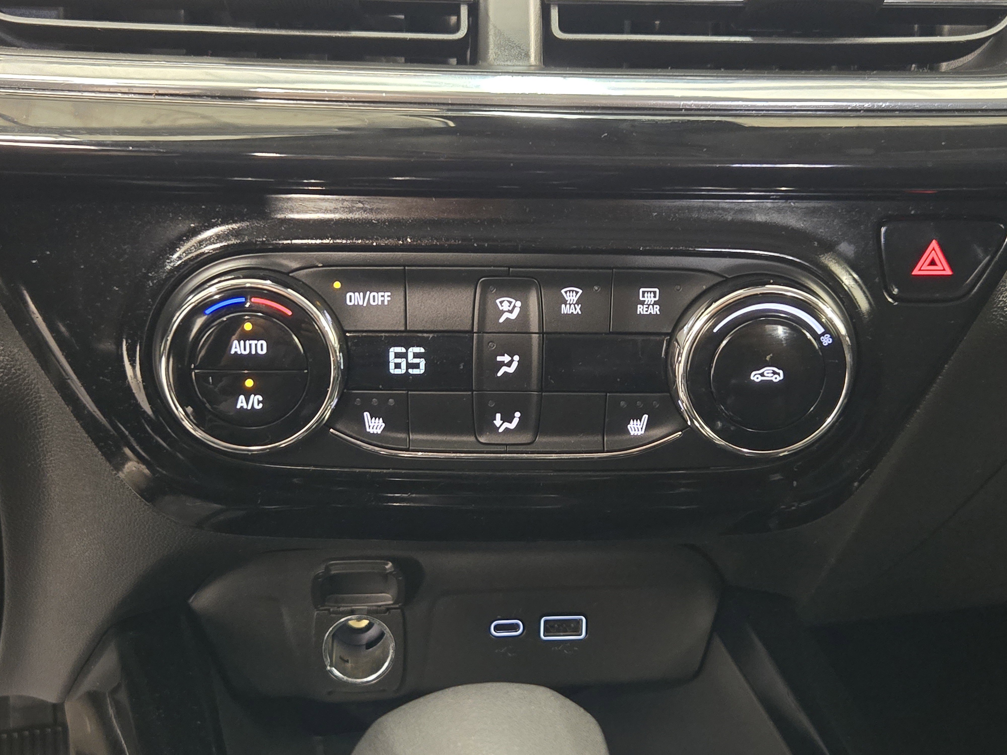 Used 2025 Chevrolet Trax ACTIV FWD image 20