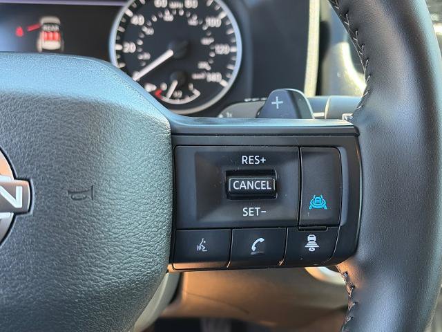 Used 2025 Nissan Rogue SV AWD/4WD image 14