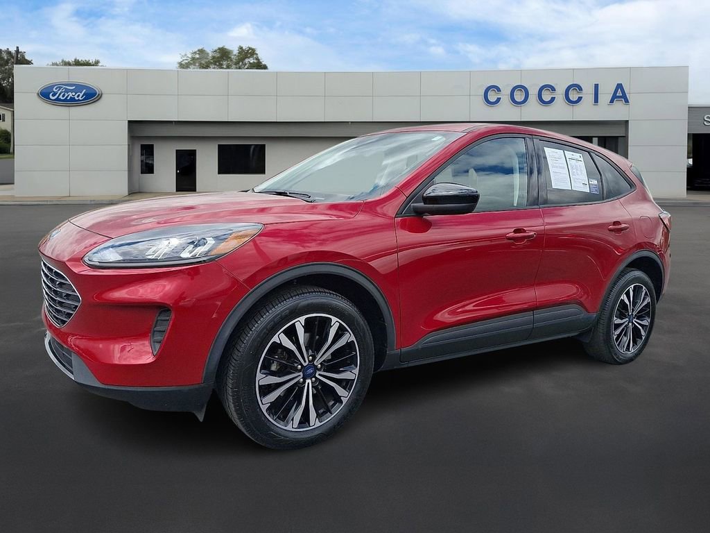 Certified 2022 Ford Escape SE w/ SE Sport Appearance Package AWD/4WD image 1