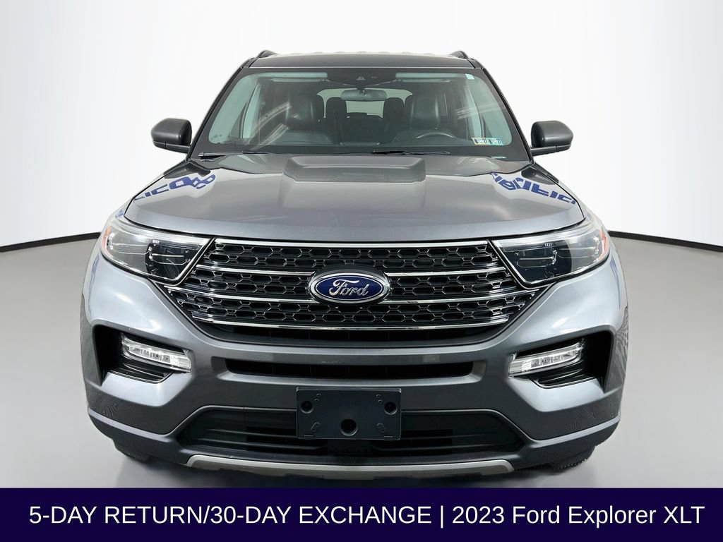 Certified 2023 Ford Explorer XLT w/ Equipment Group 202A AWD/4WD image 3