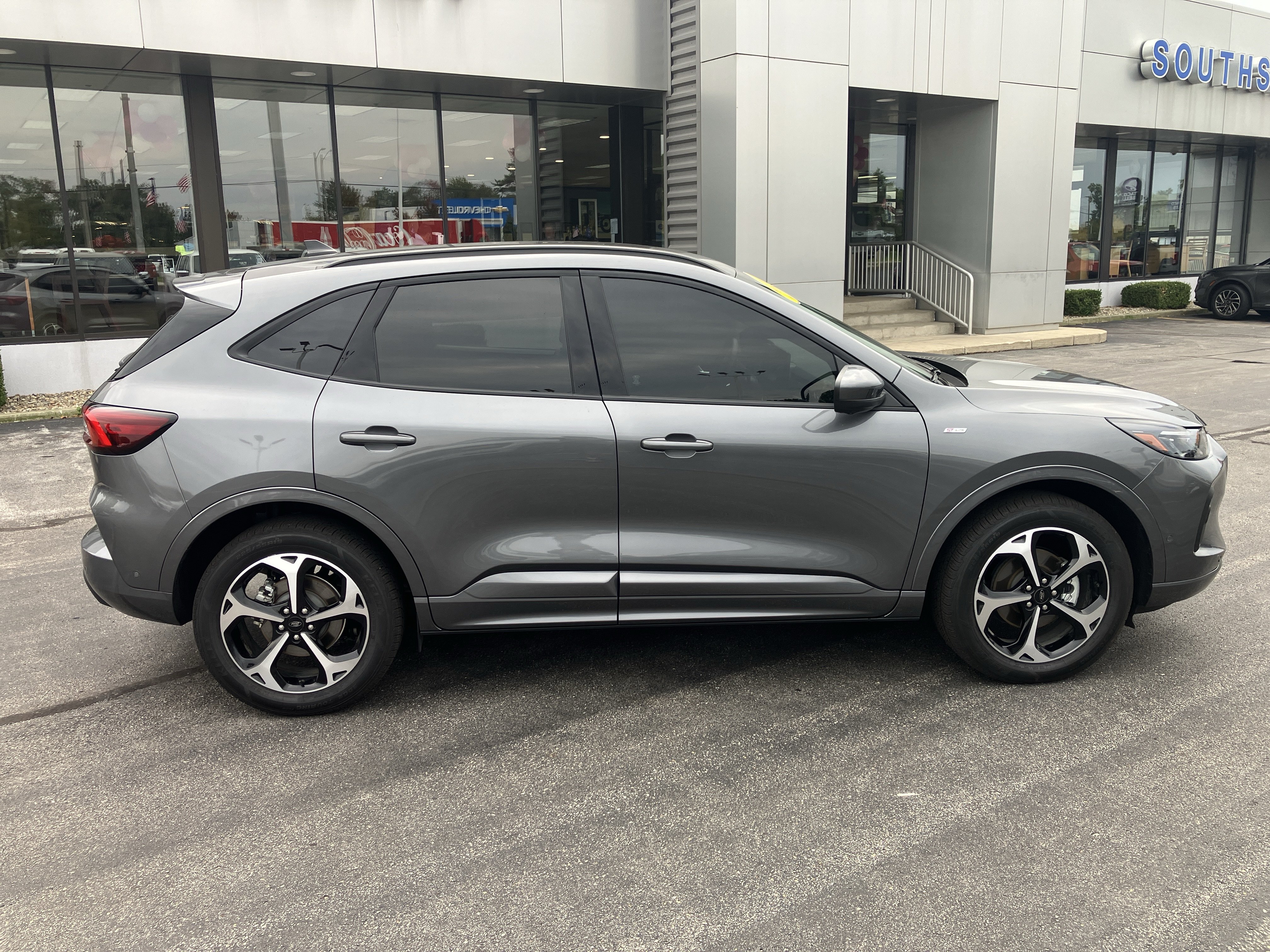 Certified 2024 Ford Escape ST-Line Elite w/ Premium Technology Package AWD/4WD image 8