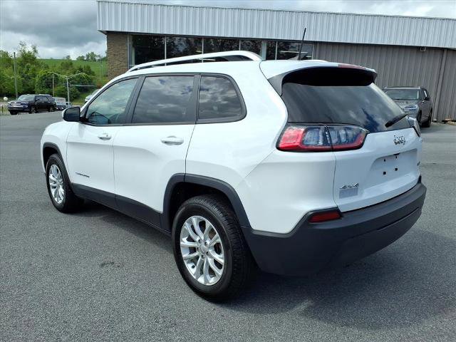Used 2020 Jeep Cherokee Latitude w/ Cold Weather Group AWD/4WD image 3