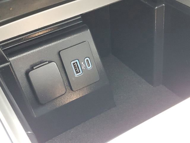 Certified 2023 Ford Explorer Limited w/ Limited Technology Package image 26