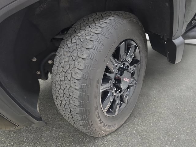 Used 2024 GMC Sierra 2500 AT4 w/ Technology Package AWD/4WD image 29