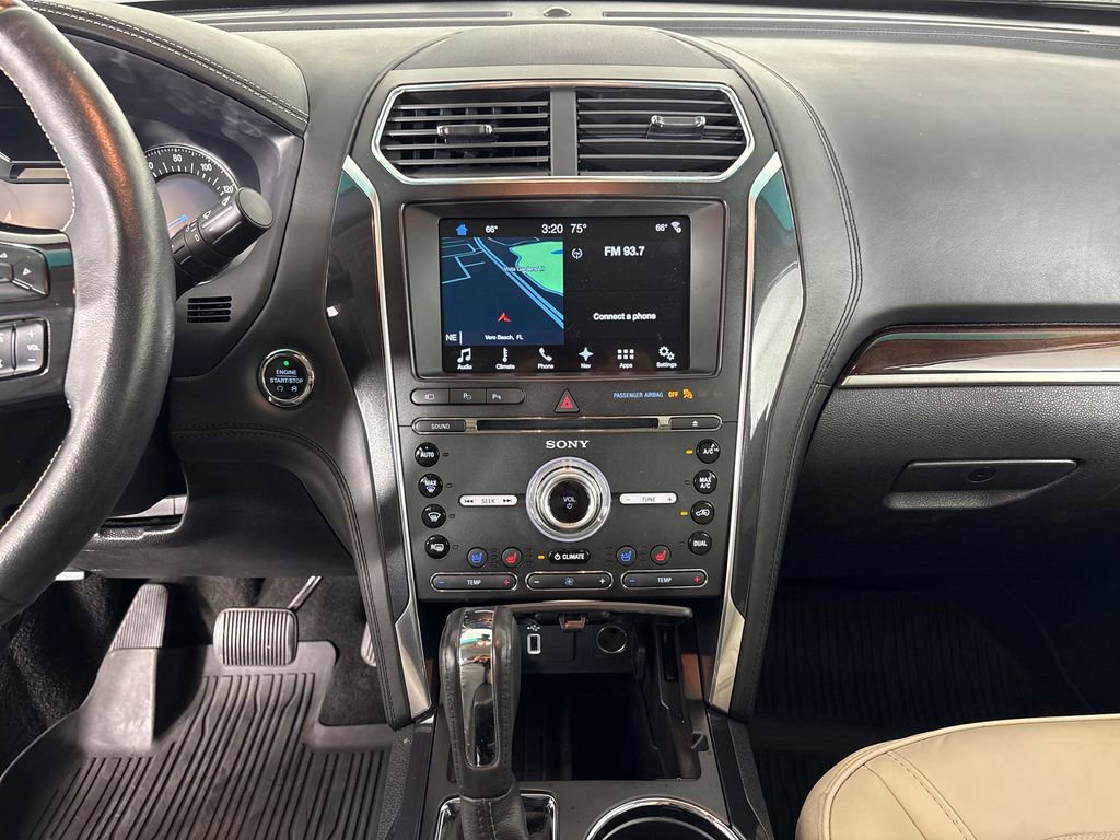 Certified 2017 Ford Explorer Platinum image 31