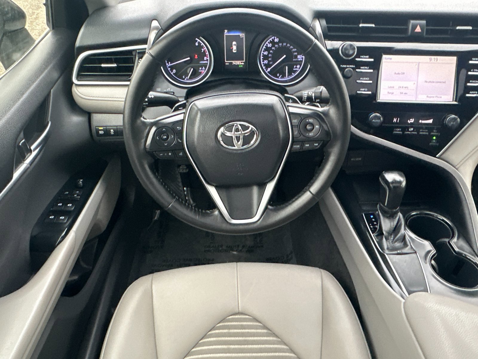Used 2018 Toyota Camry image 14