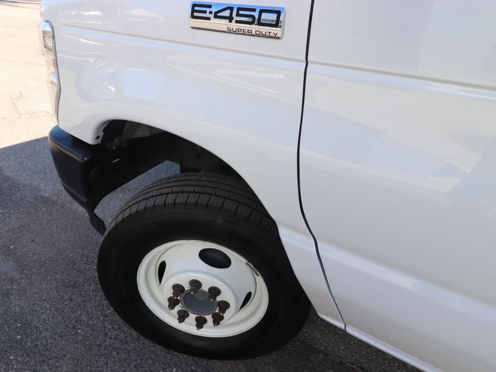 Certified 2024 Ford E-450 and Econoline 450 Super Duty w/ Power Windows & Locks Group image 12