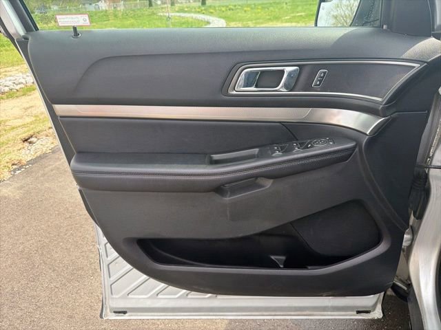 Certified 2018 Ford Explorer XLT image 25