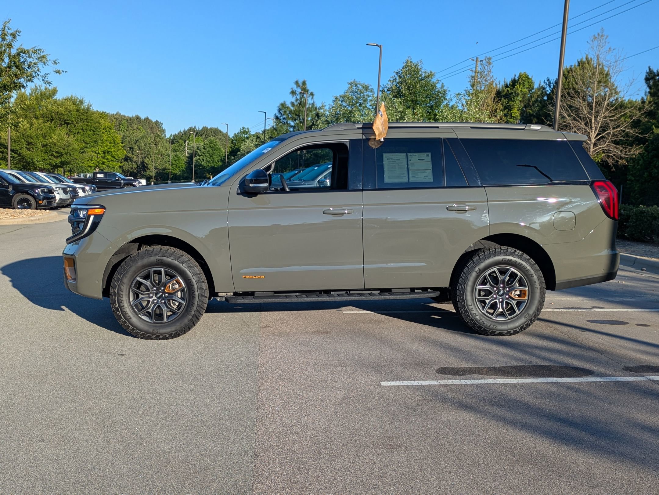Certified 2025 Ford Expedition Tremor AWD/4WD image 7