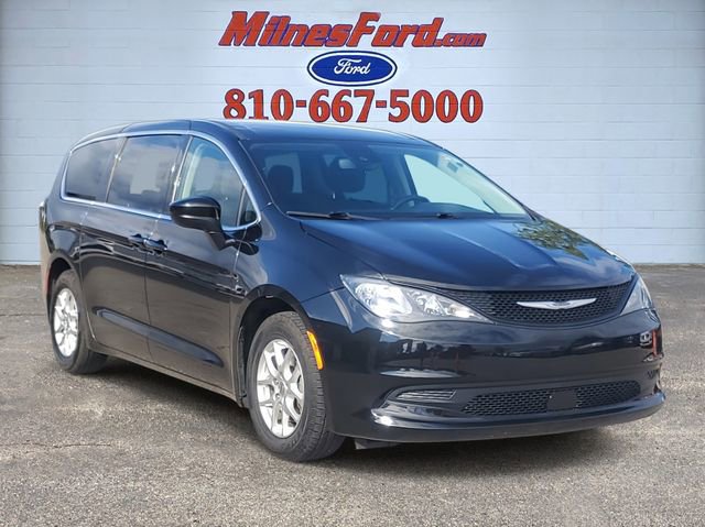 Used 2023 Chrysler Voyager LX image 4