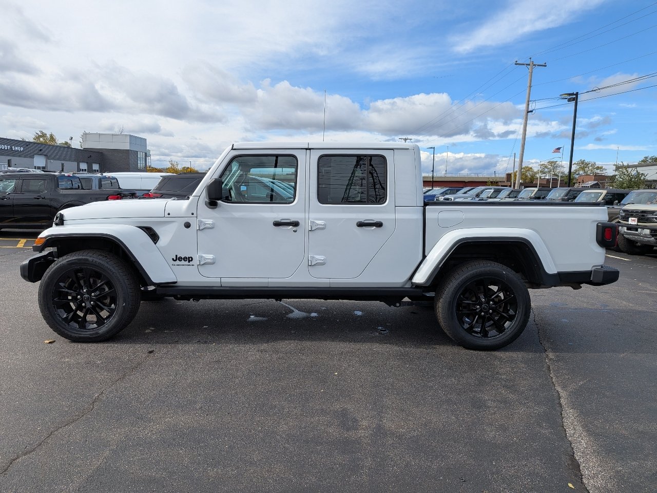 Used 2024 Jeep Gladiator Sport AWD/4WD image 7