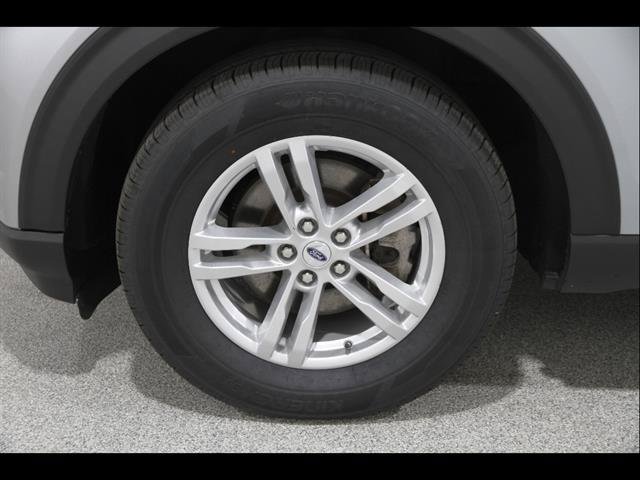 Certified 2023 Ford Explorer XLT w/ Equipment Group 202A AWD/4WD image 23