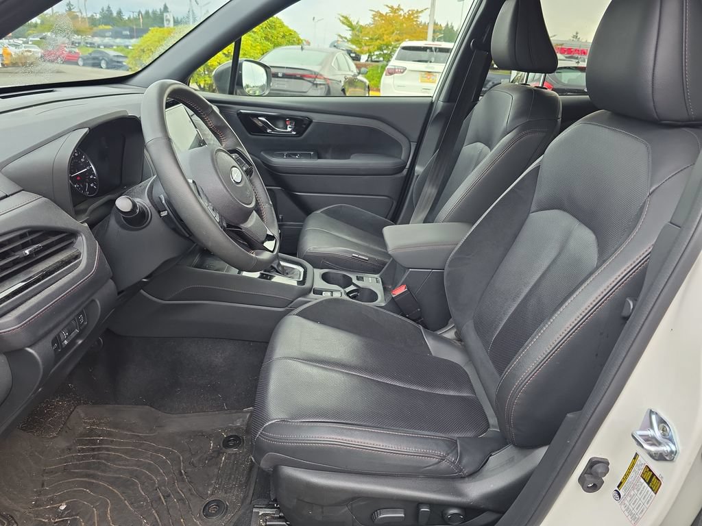 Used 2025 Subaru Forester Touring AWD/4WD image 5