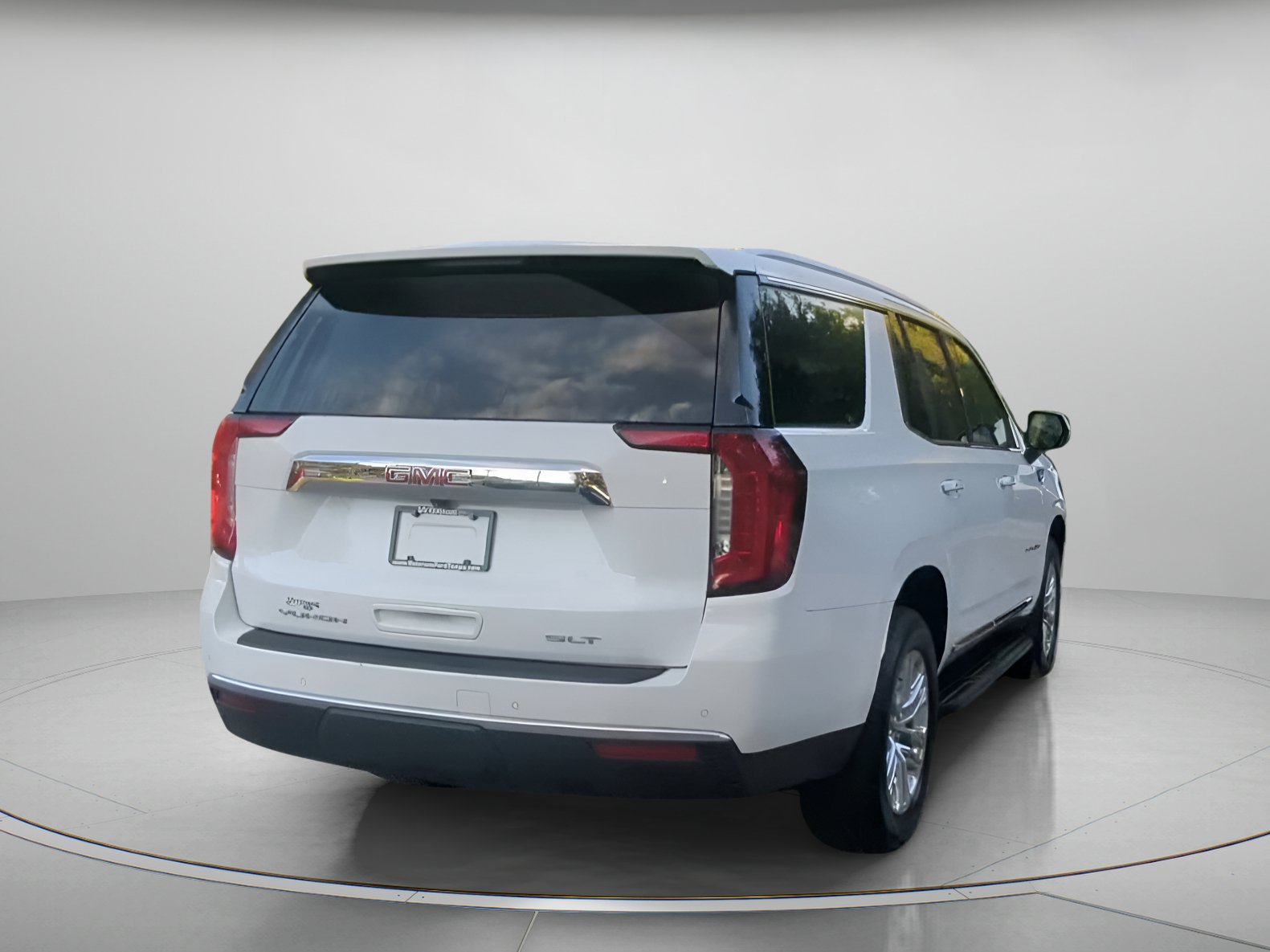 Used 2024 GMC Yukon SLT RWD image 26