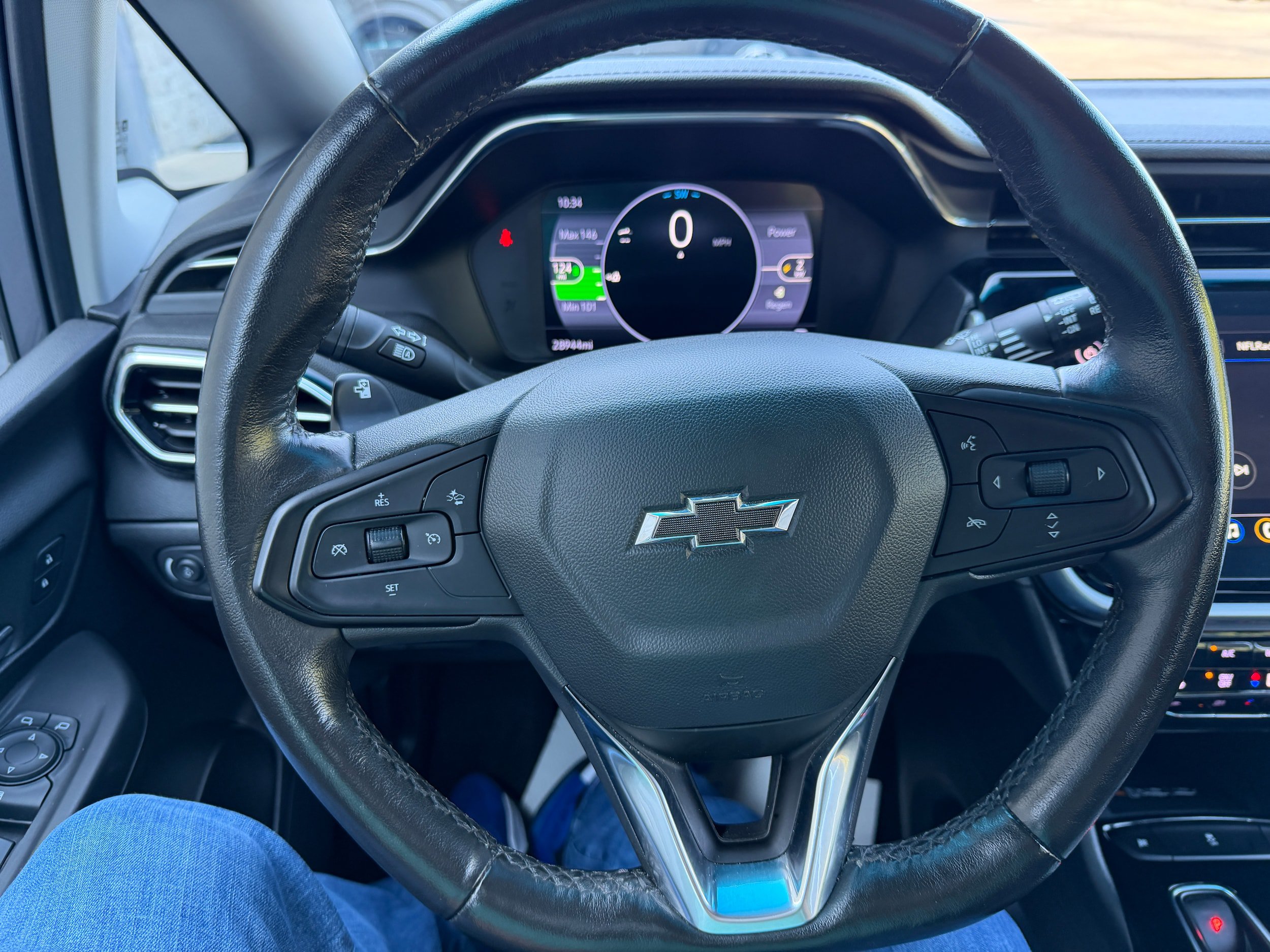 Used 2023 Chevrolet Bolt LT w/ Infotainment Package FWD image 26