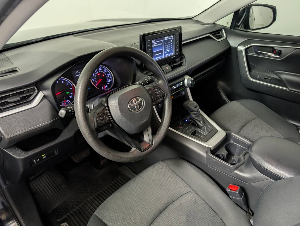 Used 2020 Toyota RAV4 XLE AWD/4WD image 21