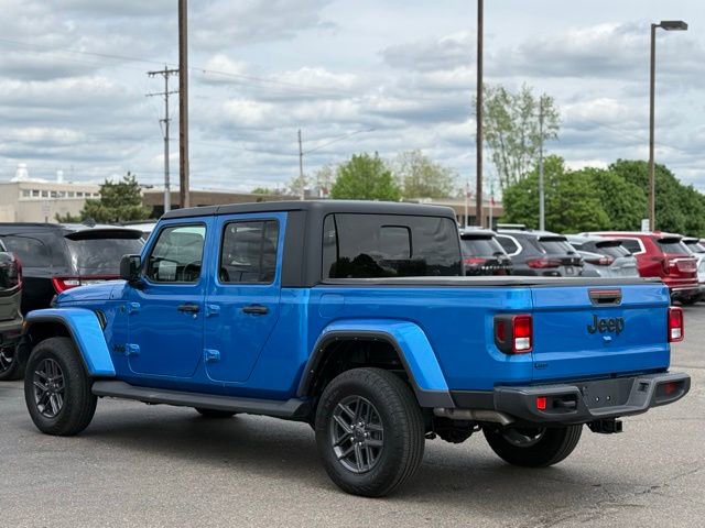 Used 2022 Jeep Gladiator Sport AWD/4WD image 36