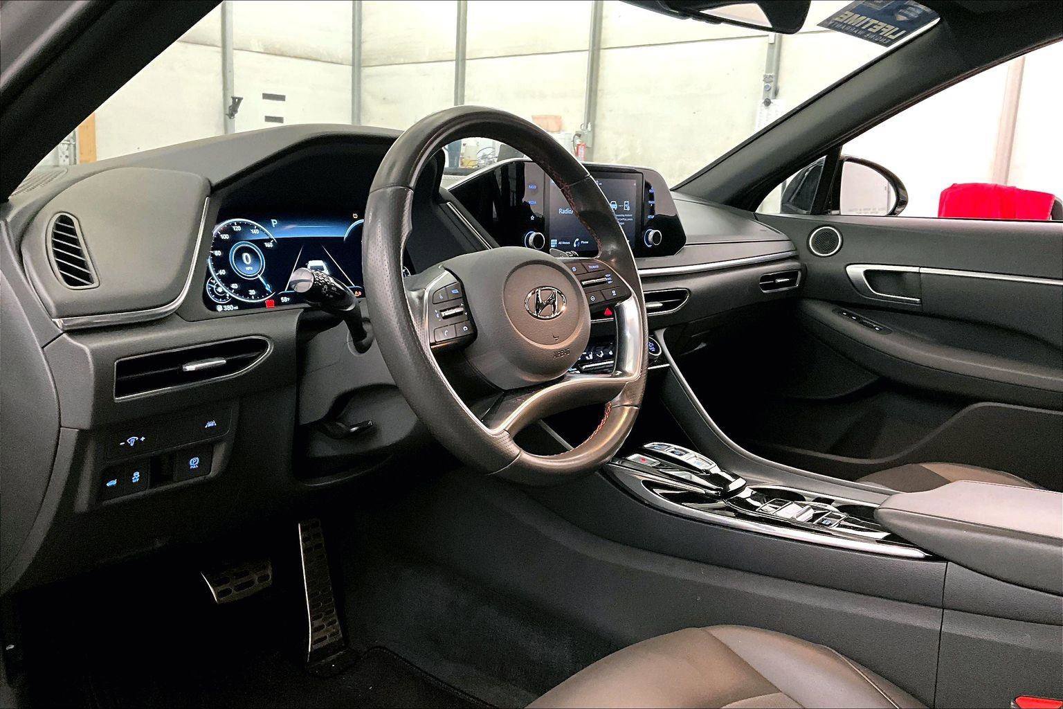 Used 2021 Hyundai Sonata SEL Plus w/ Winter Weather Package image 12