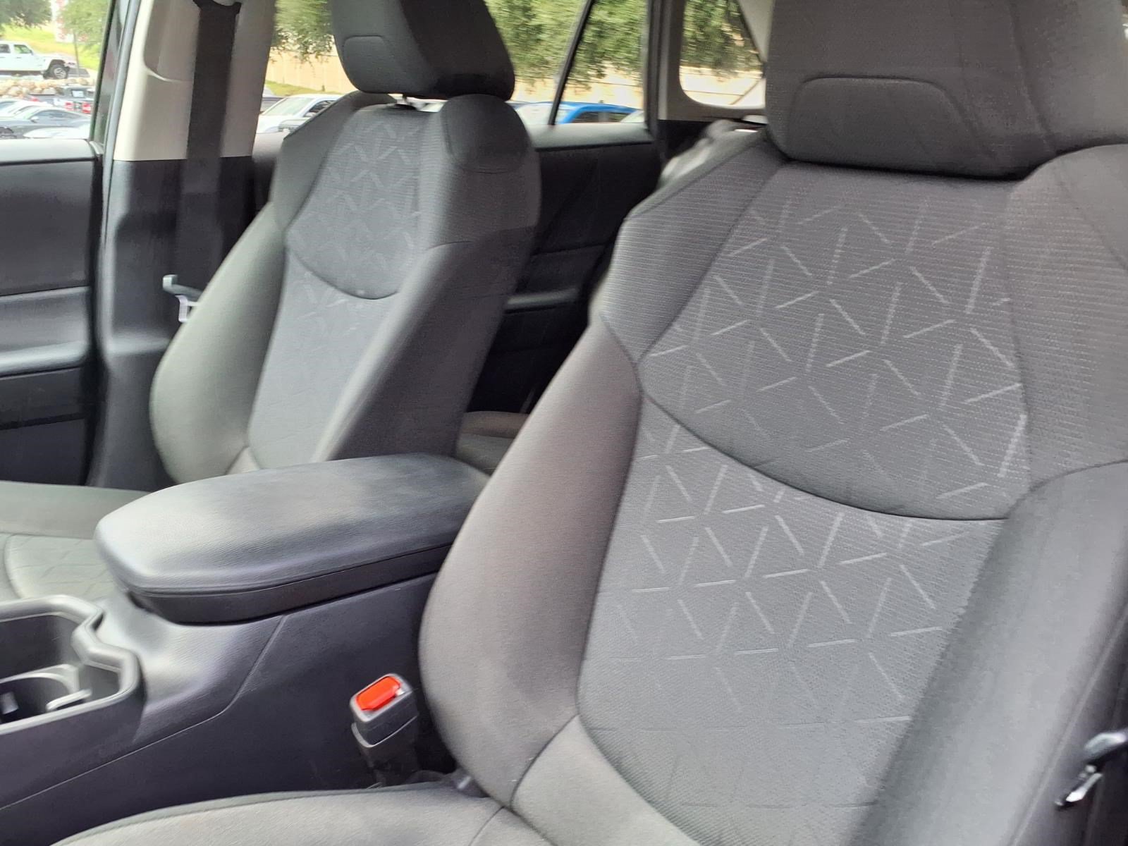 Used 2024 Toyota RAV4 XLE FWD image 15