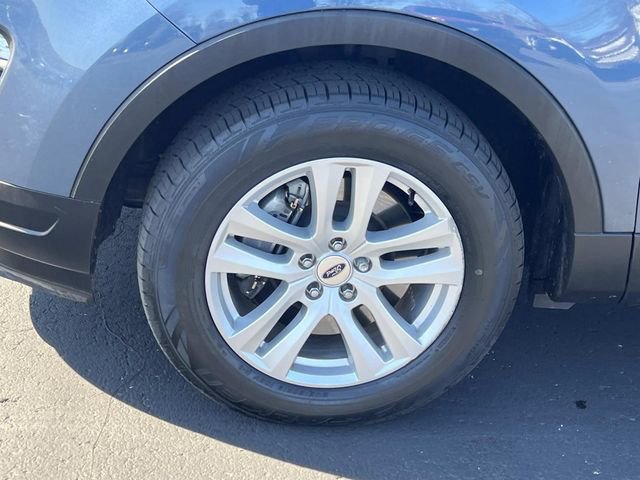 Certified 2018 Ford Explorer XLT w/ Equipment Group 202A image 9