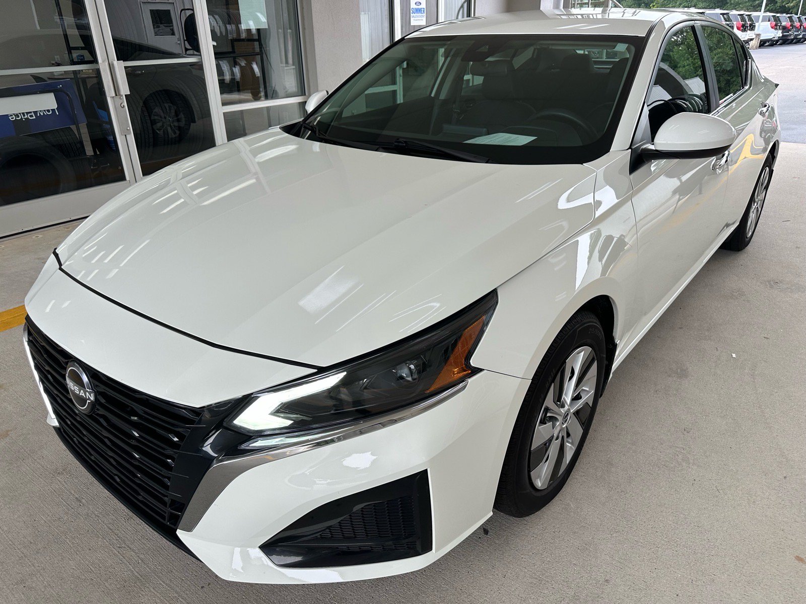 Used 2023 Nissan Altima 2.5 S FWD image 3