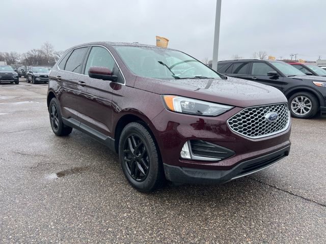 Certified 2023 Ford Edge SEL w/ Convenience Package AWD/4WD image 3