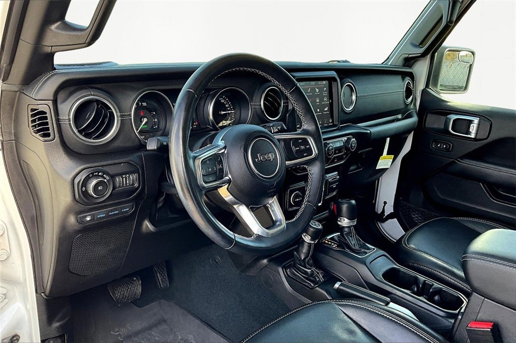 Used 2022 Jeep Wrangler Unlimited Sahara w/ Cold Weather Group image 14