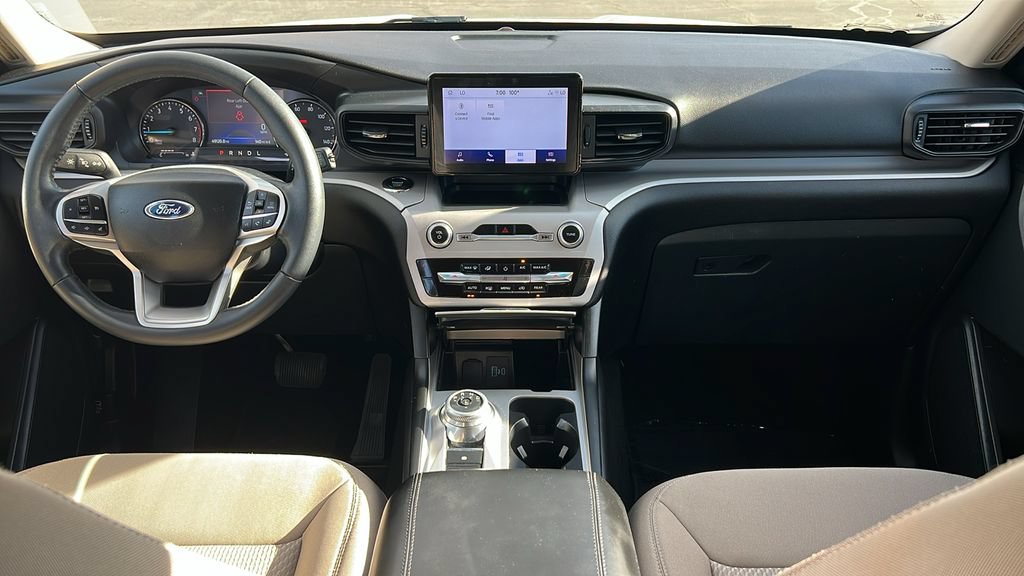 Certified 2023 Ford Explorer XLT RWD image 9