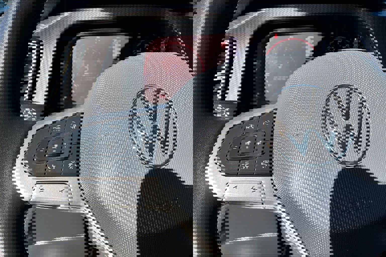 Used 2024 Volkswagen Atlas Peak Edition SE AWD/4WD image 23