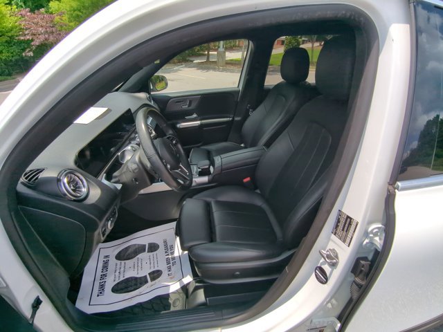 Used 2022 Mercedes-Benz GLB 250 4MATIC image 16