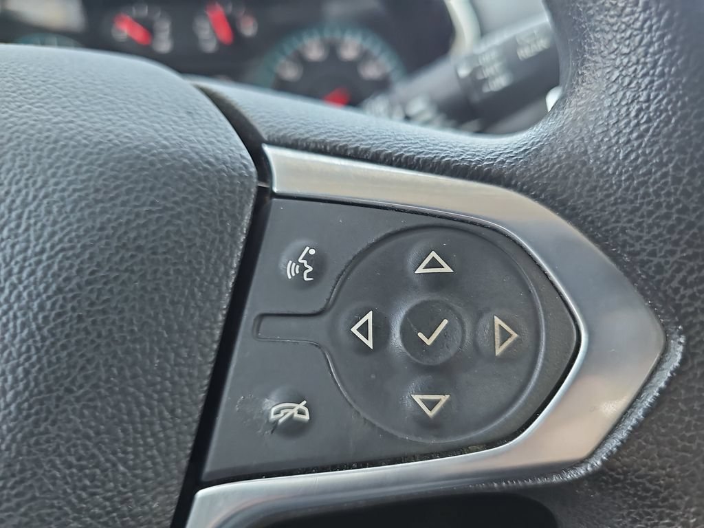 Used 2021 Chevrolet Traverse LS FWD image 18