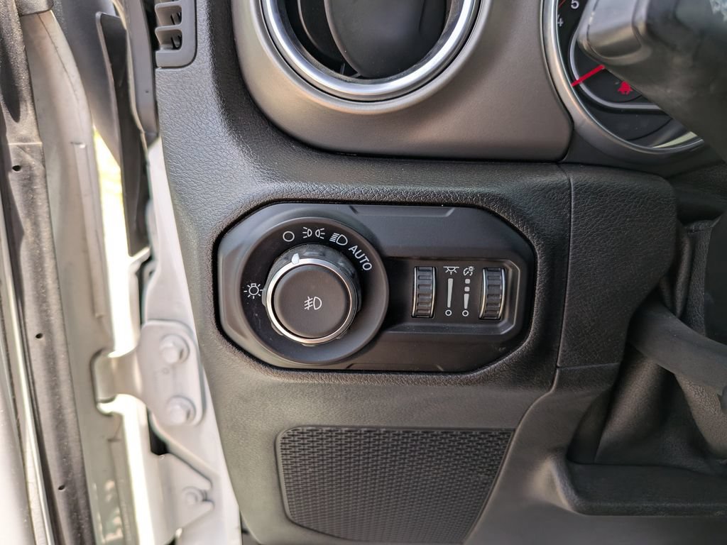Used 2018 Jeep Wrangler Unlimited Rubicon AWD/4WD image 31
