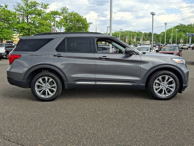 Certified 2023 Ford Explorer XLT w/ Equipment Group 202A AWD/4WD image 7