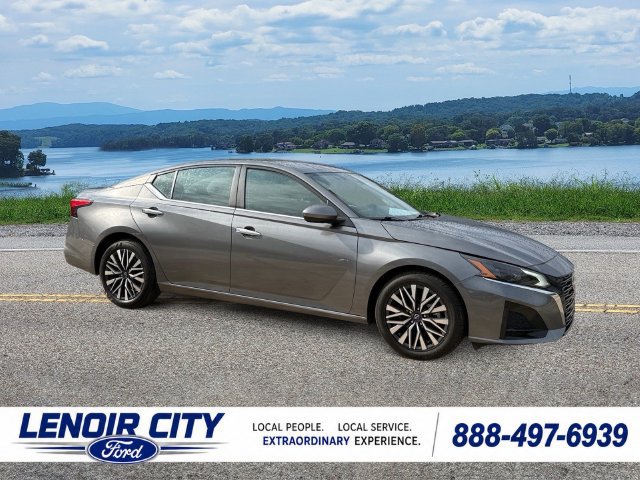 Used 2024 Nissan Altima 2.5 SV