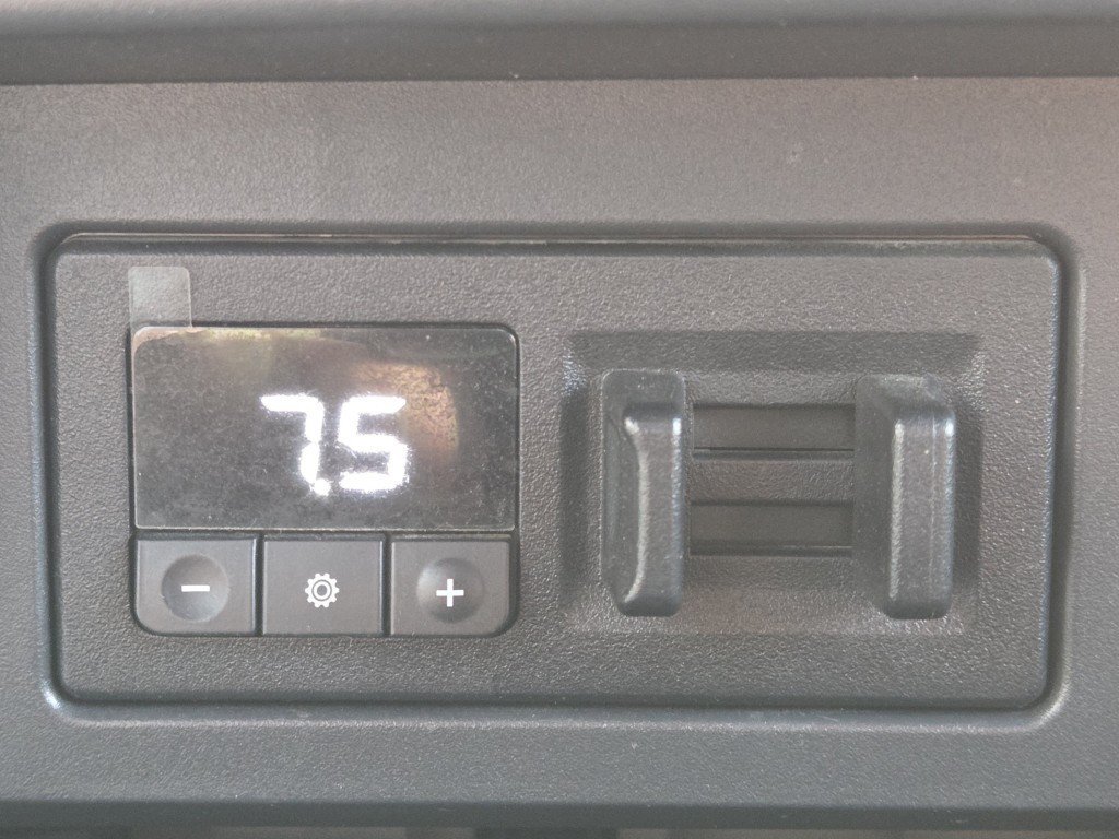 Used 2023 Nissan Titan SV w/ SV Convenience Package AWD/4WD image 40