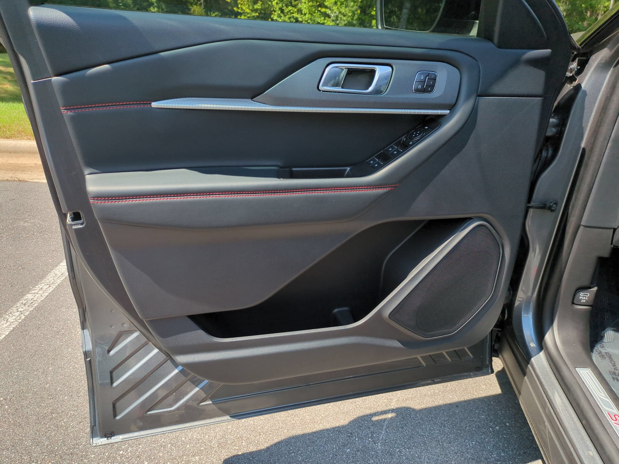 Certified 2026 Ford Explorer ST-Line w/ Premium Package RWD image 10