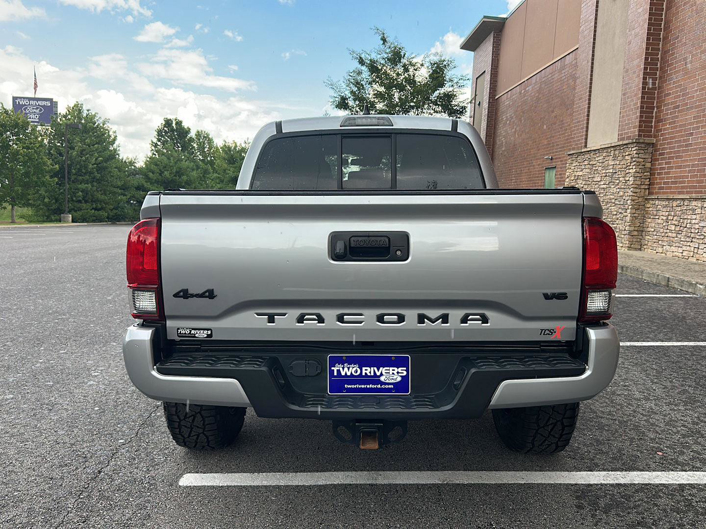 Used 2022 Toyota Tacoma SR AWD/4WD image 4