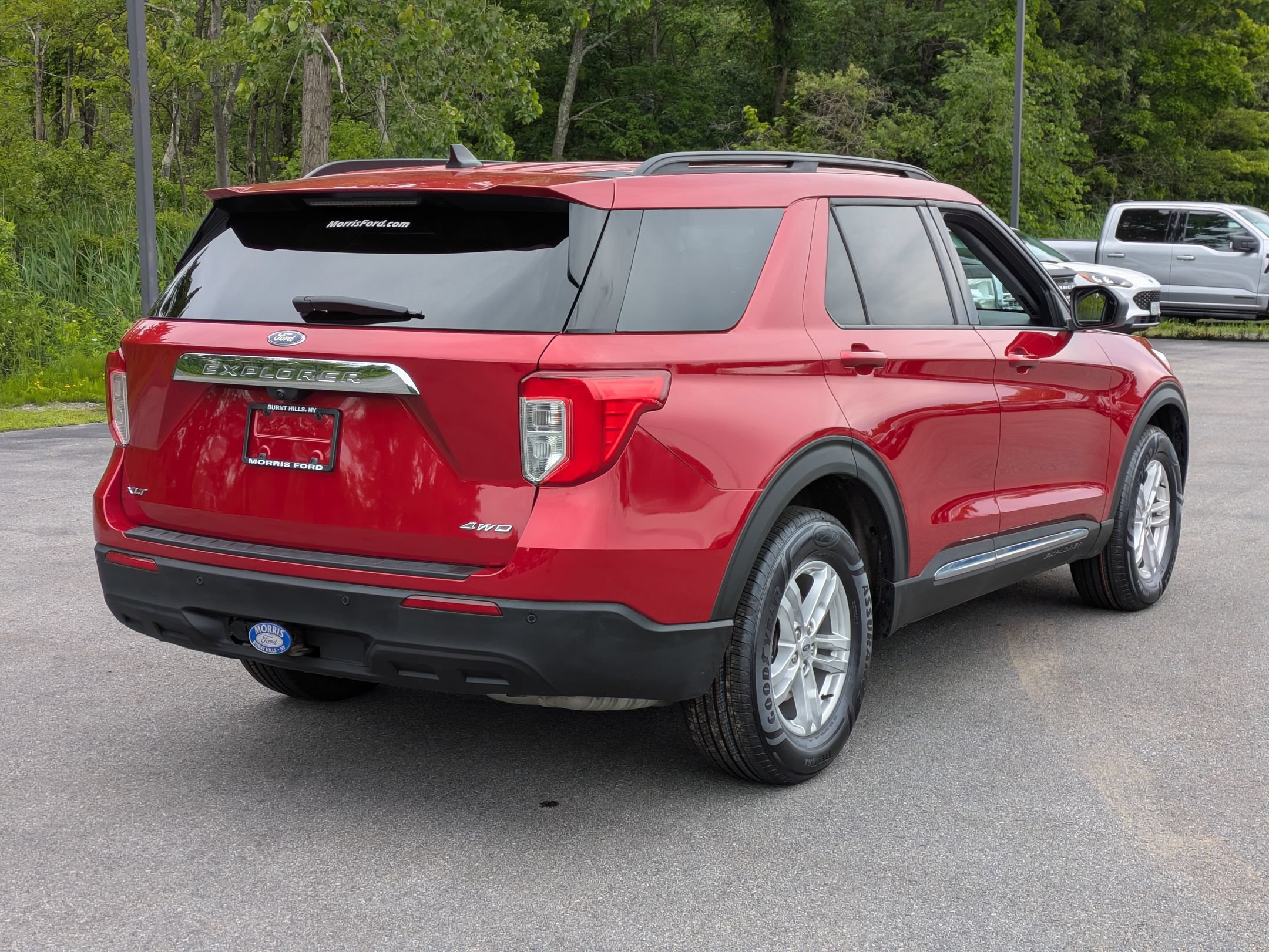 Certified 2023 Ford Explorer XLT w/ Class IV Trailer Tow Package AWD/4WD image 3