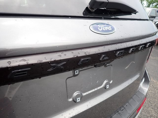 Certified 2025 Ford Explorer Platinum w/ LUX Leather Package AWD/4WD image 5