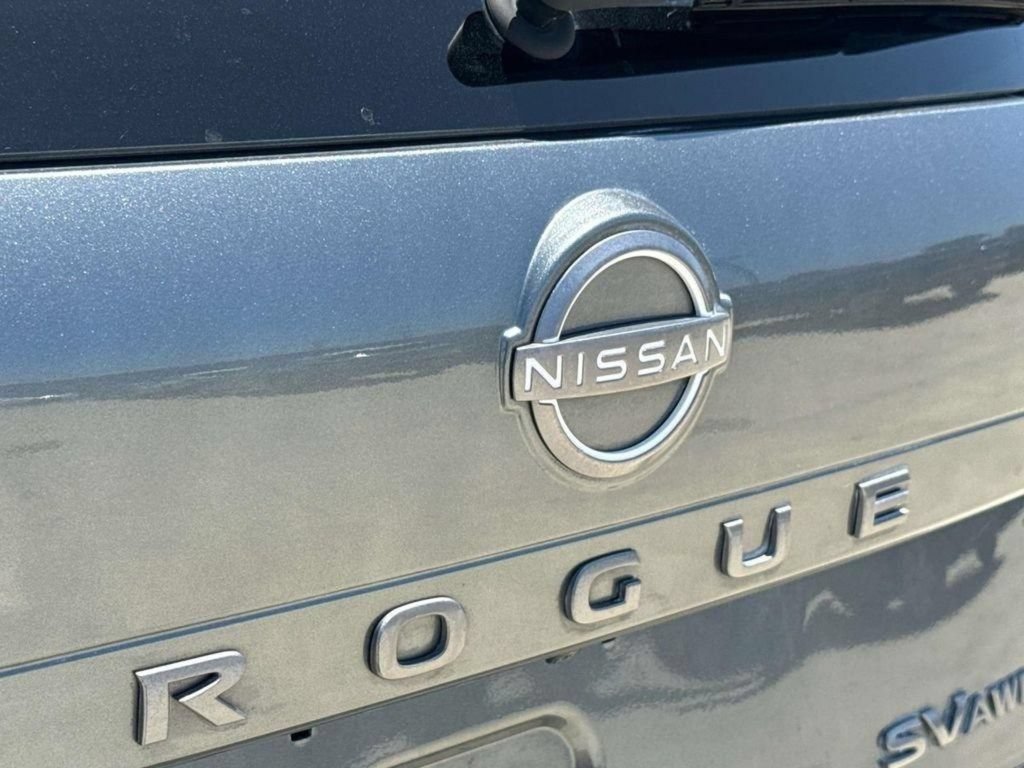 Used 2024 Nissan Rogue SV AWD/4WD image 5
