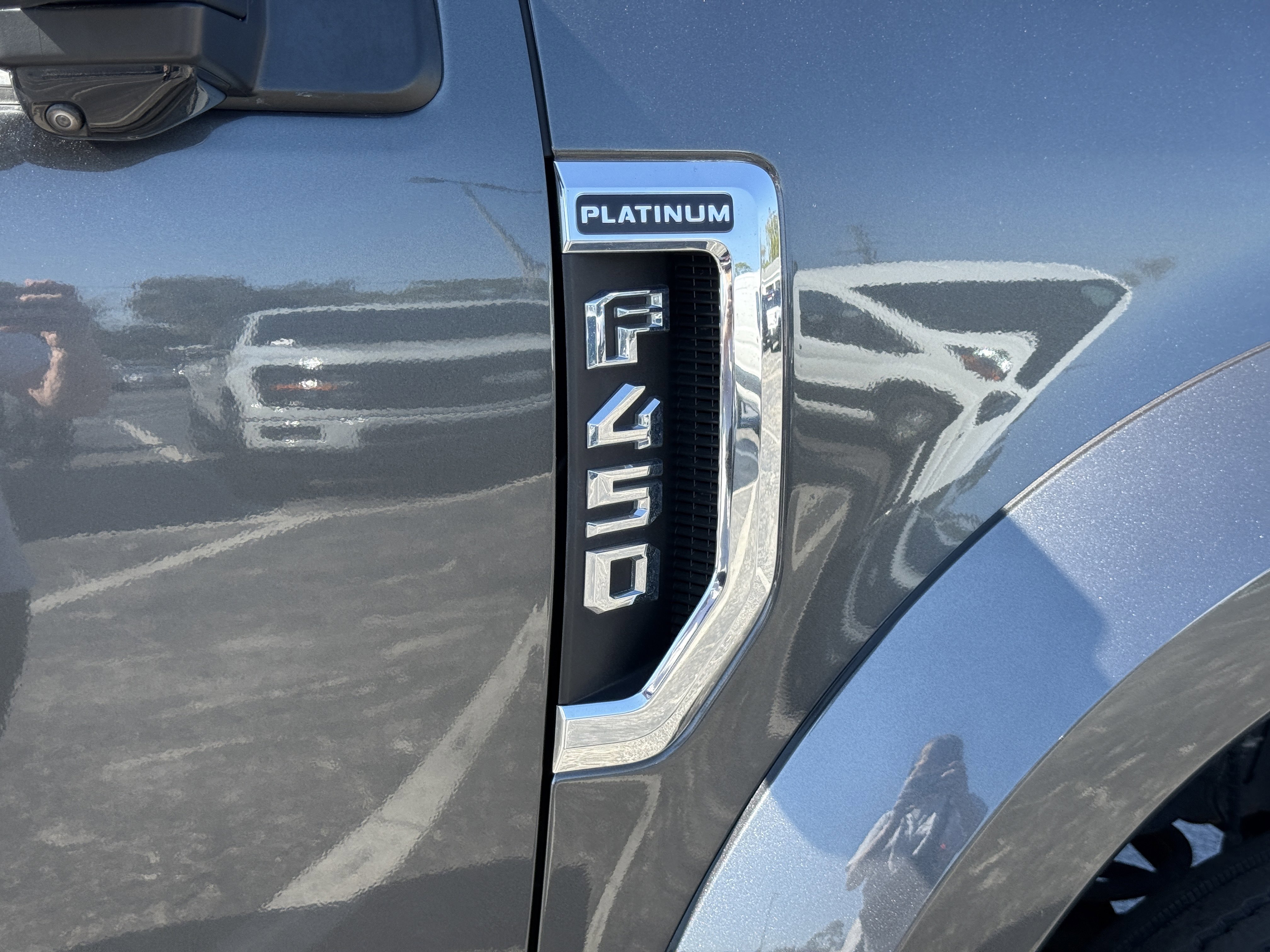 Certified 2018 Ford F450 Platinum w/ Platinum Ultimate Package image 7