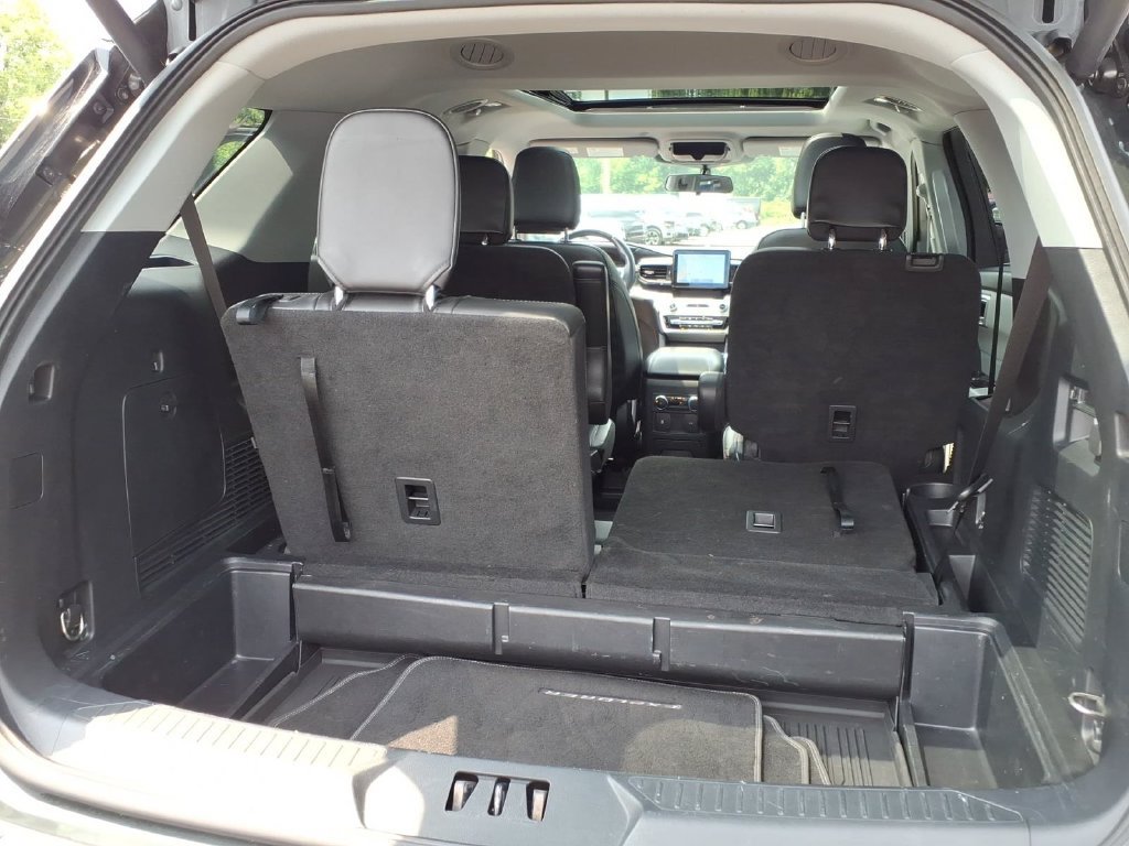 Certified 2022 Ford Explorer XLT w/ Equipment Group 202A AWD/4WD image 19
