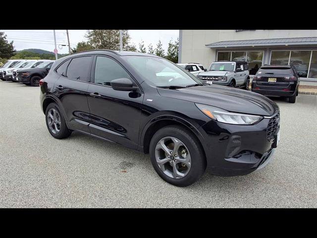 Certified 2024 Ford Escape ST-Line w/ Tech Pack #1 AWD/4WD image 31